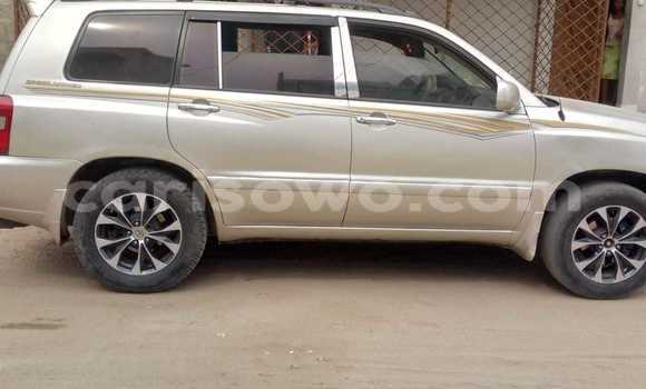 Ra Àlòkù Toyota Highlander Silver Ọkọ̀ in Cotonou ni Benin Ra Àlòkù Toyota Highlander Silver Ọkọ̀ in Cotonou ni Benin