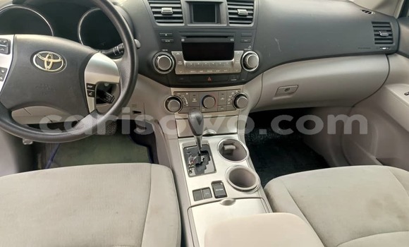 Sayi Na hannu Toyota Highlander Sauran Mota in Cotonou a Benin Sayi Na hannu Toyota Highlander Sauran Mota in Cotonou a Benin