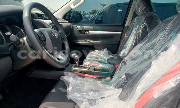 Acheter Neuf Voiture Toyota Hilux Noir à Cotonou, Benin Acheter Neuf Voiture Toyota Hilux Noir à Cotonou, Benin