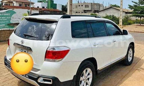 Buy Used Toyota Highlander White Car in Cotonou in Benign Buy Used Toyota Highlander White Car in Cotonou in Benign