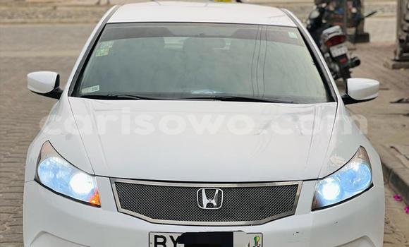 Ra Àlòkù Honda Accord funfun Ọkọ̀ in Cotonou ni Benin Ra Àlòkù Honda Accord funfun Ọkọ̀ in Cotonou ni Benin