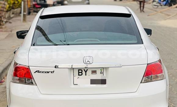 Ra Àlòkù Honda Accord funfun Ọkọ̀ in Cotonou ni Benin Ra Àlòkù Honda Accord funfun Ọkọ̀ in Cotonou ni Benin
