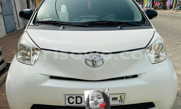 Acheter Occasion Voiture Toyota iQ Blanc à Abomey Calavi, Benin