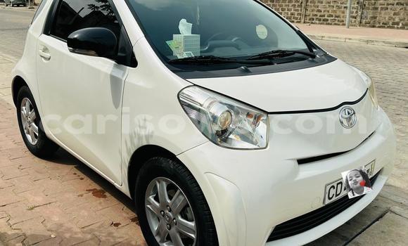 Sayi Na hannu Toyota iQ White Mota in Abomey Calavi a Benin Sayi Na hannu Toyota iQ White Mota in Abomey Calavi a Benin