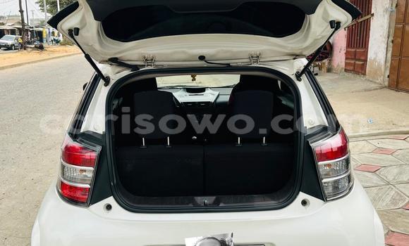 Sayi Na hannu Toyota iQ White Mota in Abomey Calavi a Benin Sayi Na hannu Toyota iQ White Mota in Abomey Calavi a Benin