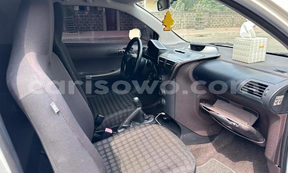 Sayi Na hannu Toyota iQ White Mota in Abomey Calavi a Benin Sayi Na hannu Toyota iQ White Mota in Abomey Calavi a Benin