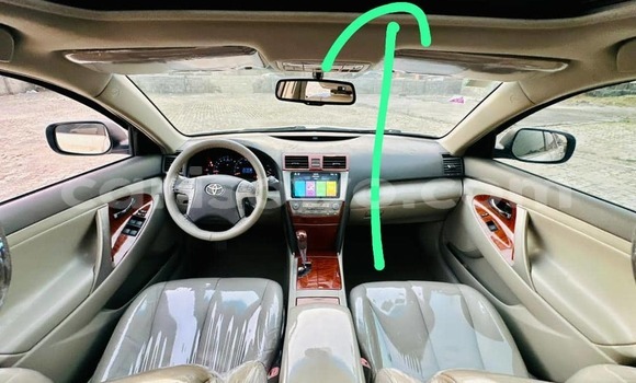 Sayi Na hannu Toyota Camry White Mota in Cotonou a Benin Sayi Na hannu Toyota Camry White Mota in Cotonou a Benin
