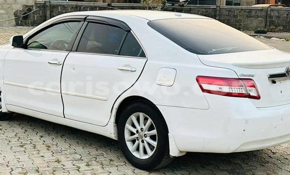 Sayi Na hannu Toyota Camry White Mota in Cotonou a Benin Sayi Na hannu Toyota Camry White Mota in Cotonou a Benin