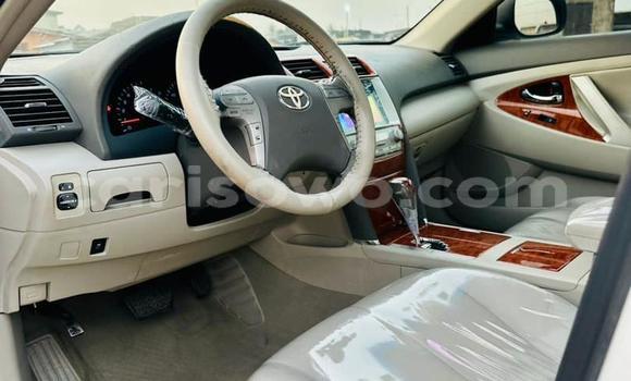 Sayi Na hannu Toyota Camry White Mota in Cotonou a Benin Sayi Na hannu Toyota Camry White Mota in Cotonou a Benin