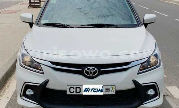 Buy Used Toyota Starlet White Car in Cotonou in Benign