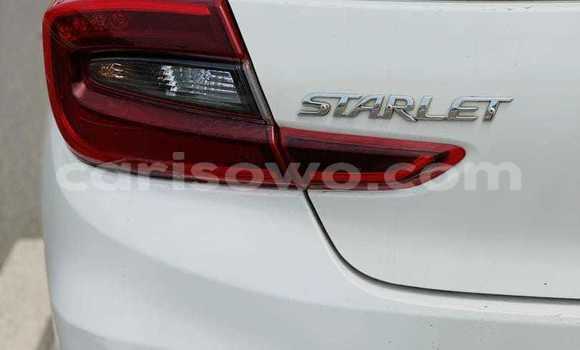 Ra Àlòkù Toyota Starlet funfun Ọkọ̀ in Cotonou ni Benin Ra Àlòkù Toyota Starlet funfun Ọkọ̀ in Cotonou ni Benin