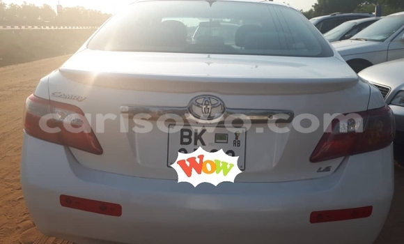 Ra Àlòkù Toyota Camry funfun Ọkọ̀ in Cotonou ni Benin Ra Àlòkù Toyota Camry funfun Ọkọ̀ in Cotonou ni Benin