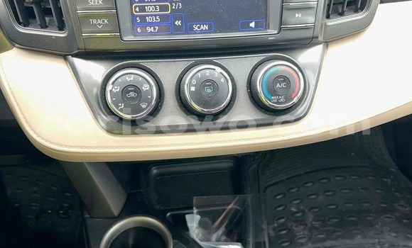 Acheter Import Voiture Toyota RAV4 Rouge à Cotonou, Benin Acheter Import Voiture Toyota RAV4 Rouge à Cotonou, Benin