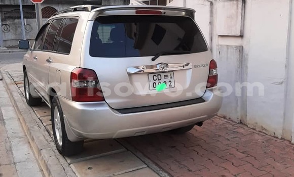 Sayi Na hannu Toyota Highlander Azurfa Mota in Cotonou a Benin Sayi Na hannu Toyota Highlander Azurfa Mota in Cotonou a Benin
