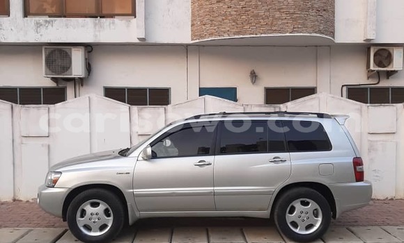 Sayi Na hannu Toyota Highlander Azurfa Mota in Cotonou a Benin Sayi Na hannu Toyota Highlander Azurfa Mota in Cotonou a Benin