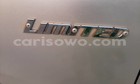 Sayi Na hannu Toyota Highlander Azurfa Mota in Cotonou a Benin Sayi Na hannu Toyota Highlander Azurfa Mota in Cotonou a Benin