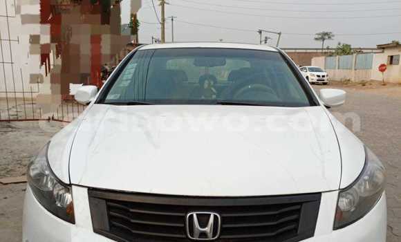 Ra Àlòkù Honda Accord funfun Ọkọ̀ in Cotonou ni Benin Ra Àlòkù Honda Accord funfun Ọkọ̀ in Cotonou ni Benin