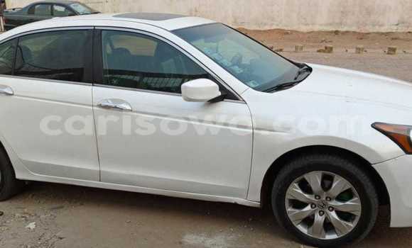 Ra Àlòkù Honda Accord funfun Ọkọ̀ in Cotonou ni Benin Ra Àlòkù Honda Accord funfun Ọkọ̀ in Cotonou ni Benin