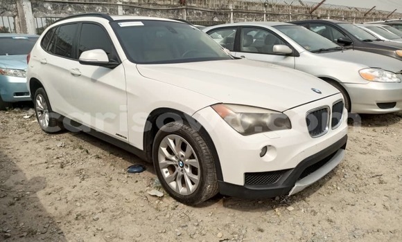 Acheter Occasion Voiture BMW X1 Blanc à Cotonou, Benin