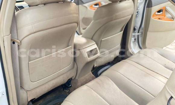 Sayi Na hannu Toyota Camry White Mota in Abomey Calavi a Benin Sayi Na hannu Toyota Camry White Mota in Abomey Calavi a Benin