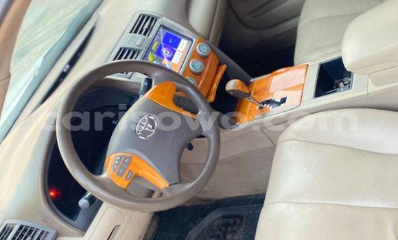 Sayi Na hannu Toyota Camry White Mota in Abomey Calavi a Benin Sayi Na hannu Toyota Camry White Mota in Abomey Calavi a Benin