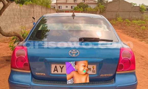 Sayi Na hannu Toyota Avensis Blue Mota in Abomey Calavi a Benin Sayi Na hannu Toyota Avensis Blue Mota in Abomey Calavi a Benin