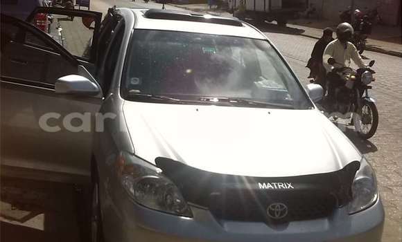 Ra Àlòkù Toyota Matrix Silver Ọkọ̀ in Cotonou ni Benin Ra Àlòkù Toyota Matrix Silver Ọkọ̀ in Cotonou ni Benin