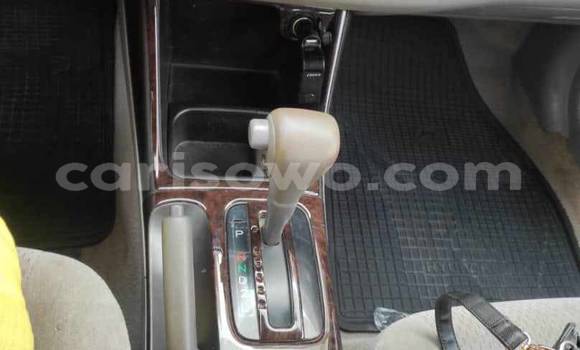 Sayi Na hannu Toyota Camry White Mota in Abomey Calavi a Benin Sayi Na hannu Toyota Camry White Mota in Abomey Calavi a Benin