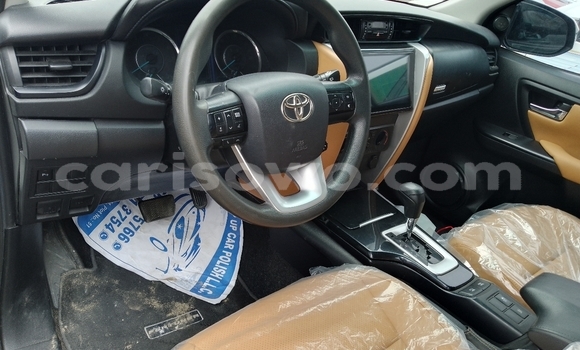 Acheter Occasion Voiture Toyota Fortuner Blanc à Cotonou, Benin Acheter Occasion Voiture Toyota Fortuner Blanc à Cotonou, Benin