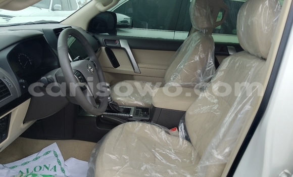 Ra Àlòkù Toyota Land Cruiser Prado funfun Ọkọ̀ in Cotonou ni Benin Ra Àlòkù Toyota Land Cruiser Prado funfun Ọkọ̀ in Cotonou ni Benin