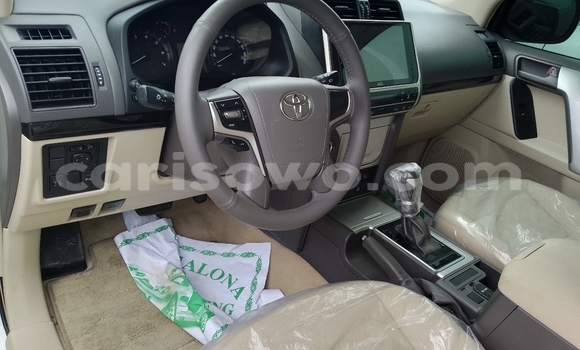Ra Àlòkù Toyota Land Cruiser Prado funfun Ọkọ̀ in Cotonou ni Benin Ra Àlòkù Toyota Land Cruiser Prado funfun Ọkọ̀ in Cotonou ni Benin