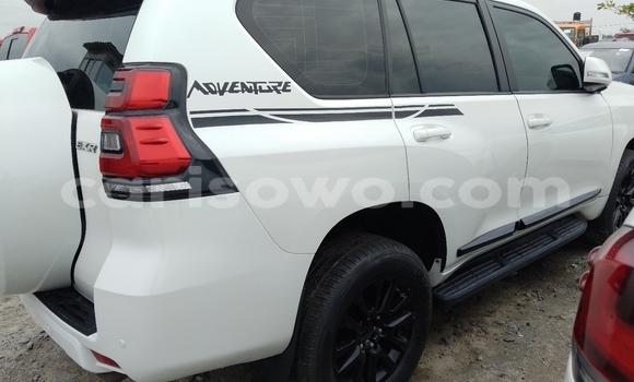 Ra Àlòkù Toyota Land Cruiser Prado funfun Ọkọ̀ in Cotonou ni Benin Ra Àlòkù Toyota Land Cruiser Prado funfun Ọkọ̀ in Cotonou ni Benin