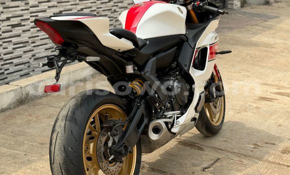 Acheter Neuf Moto Yamaha XSR Rouge à Cotonou, Benin Acheter Neuf Moto Yamaha XSR Rouge à Cotonou, Benin