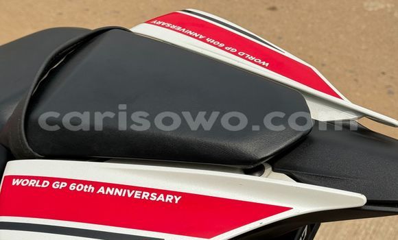 Acheter Neuf Moto Yamaha XSR Rouge à Cotonou, Benin Acheter Neuf Moto Yamaha XSR Rouge à Cotonou, Benin