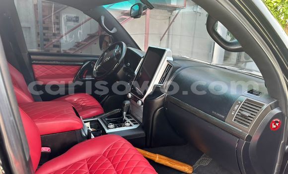 Ra Àlòkù Toyota Land Cruiser Black Ọkọ̀ in Abomey Calavi ni Benin Ra Àlòkù Toyota Land Cruiser Black Ọkọ̀ in Abomey Calavi ni Benin