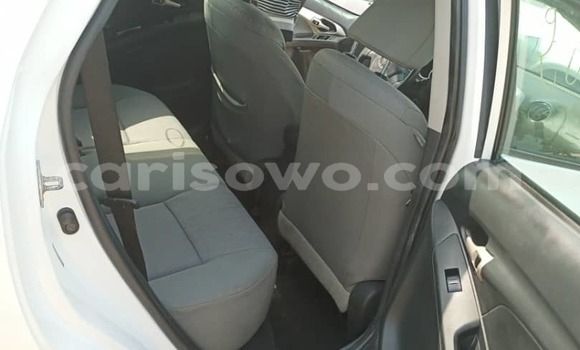 Acheter Occasion Voiture Toyota Matrix Blanc à Cotonou, Benin Acheter Occasion Voiture Toyota Matrix Blanc à Cotonou, Benin