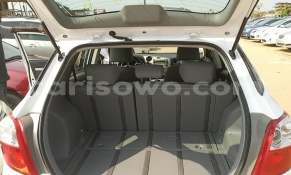 Acheter Occasion Voiture Toyota Matrix Blanc à Cotonou, Benin Acheter Occasion Voiture Toyota Matrix Blanc à Cotonou, Benin