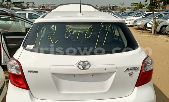 Acheter Occasion Voiture Toyota Matrix Blanc à Cotonou, Benin Acheter Occasion Voiture Toyota Matrix Blanc à Cotonou, Benin