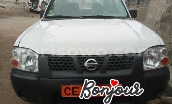 Sayi Na hannu Nissan Hardbody White Mota in Cotonou a Benin