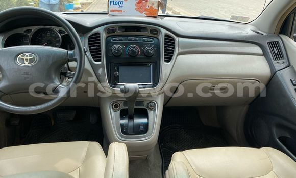 Sayi Na hannu Toyota Highlander Blue Mota in Cotonou a Benin Sayi Na hannu Toyota Highlander Blue Mota in Cotonou a Benin