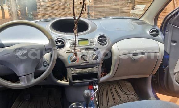 Ra Àlòkù Toyota Yaris Blue Ọkọ̀ in Cotonou ni Benin Ra Àlòkù Toyota Yaris Blue Ọkọ̀ in Cotonou ni Benin