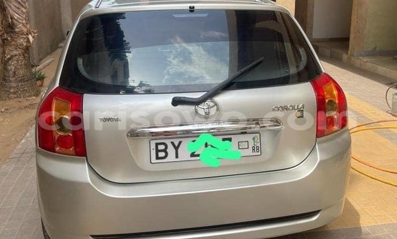 Sayi Na hannu Toyota Corolla Azurfa Mota in Cotonou a Benin Sayi Na hannu Toyota Corolla Azurfa Mota in Cotonou a Benin