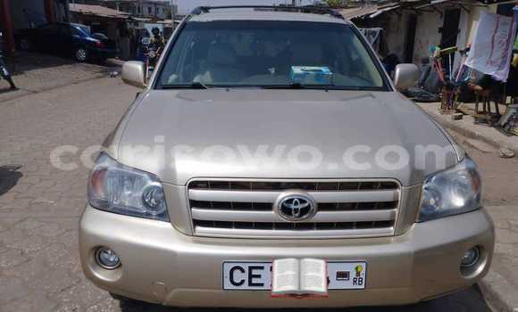 Sayi Na hannu Toyota Highlander Brown Mota in Cotonou a Benin