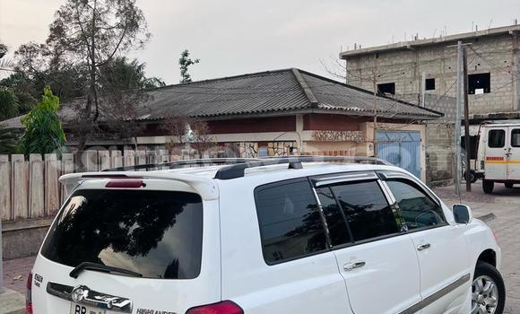 Acheter Occasion Voiture Toyota Highlander Blanc à Cotonou, Benin Acheter Occasion Voiture Toyota Highlander Blanc à Cotonou, Benin