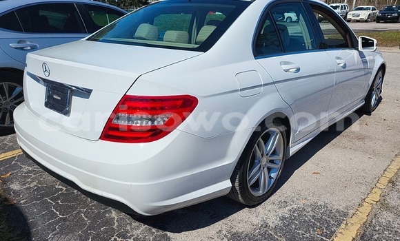 Acheter Import Voiture Mercedes-Benz CLS250 Blanc à Cotonou, Benin Acheter Import Voiture Mercedes-Benz CLS250 Blanc à Cotonou, Benin