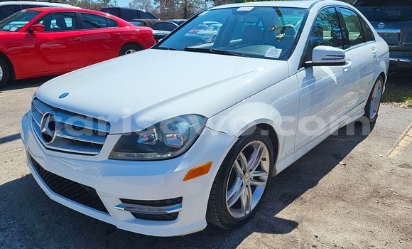 Sayi Imported Mercedes-Benz CLS250 White Mota in Cotonou a Benin Sayi Imported Mercedes-Benz CLS250 White Mota in Cotonou a Benin
