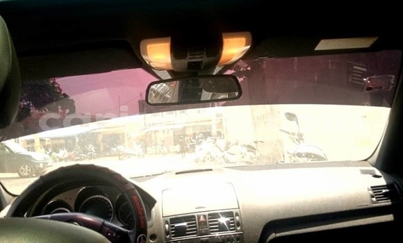 Acheter Occasion Voiture Mercedes-Benz 300CD Gris à Cotonou, Benin Acheter Occasion Voiture Mercedes-Benz 300CD Gris à Cotonou, Benin