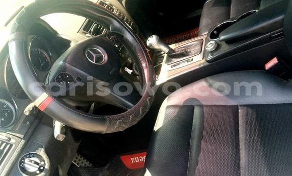 Acheter Occasion Voiture Mercedes-Benz 300CD Gris à Cotonou, Benin Acheter Occasion Voiture Mercedes-Benz 300CD Gris à Cotonou, Benin