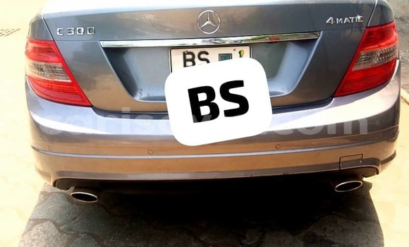 Acheter Occasion Voiture Mercedes-Benz 300CD Gris à Cotonou, Benin Acheter Occasion Voiture Mercedes-Benz 300CD Gris à Cotonou, Benin