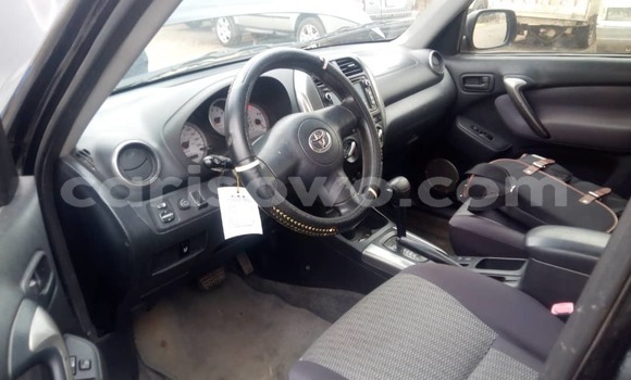 Ra Àlòkù Toyota RAV4 Black Ọkọ̀ in Cotonou ni Benin Ra Àlòkù Toyota RAV4 Black Ọkọ̀ in Cotonou ni Benin
